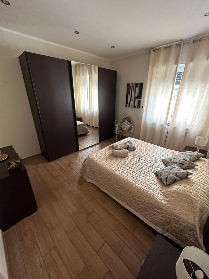 Luxury Center Appartment Novi Ligure Exteriör bild